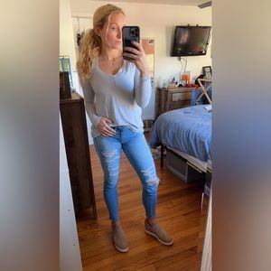 Womens AEO skinny ripped jean